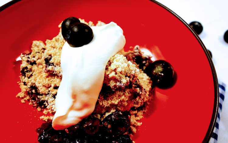sukrinrecipeblueberrycrumble.jpg